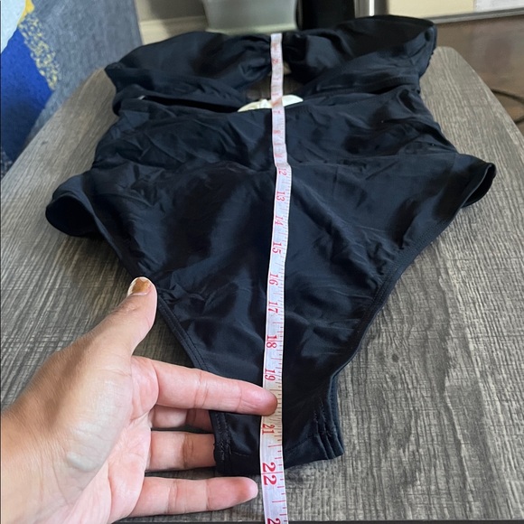 Black open front bikini with Roses - Picture 11 of 11